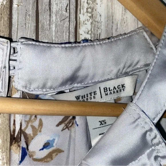 White House Black Market Lavender Floral Sleeveless Blouse - Picture 8 of 8